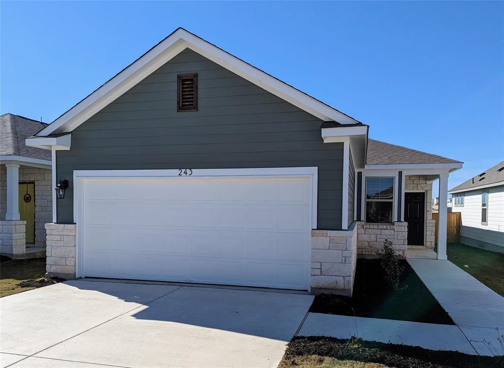 243 Kellys Heroes Way, Jarrell, TX 76537 Main Photo