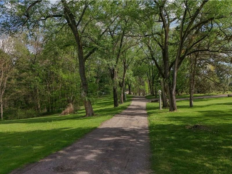 497 Moravian Trail, Uhrichsville, OH 44683 Photo 10