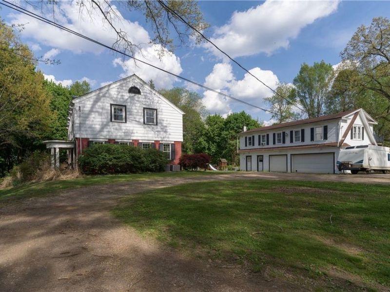 497 Moravian Trail, Uhrichsville, OH 44683 Photo 2