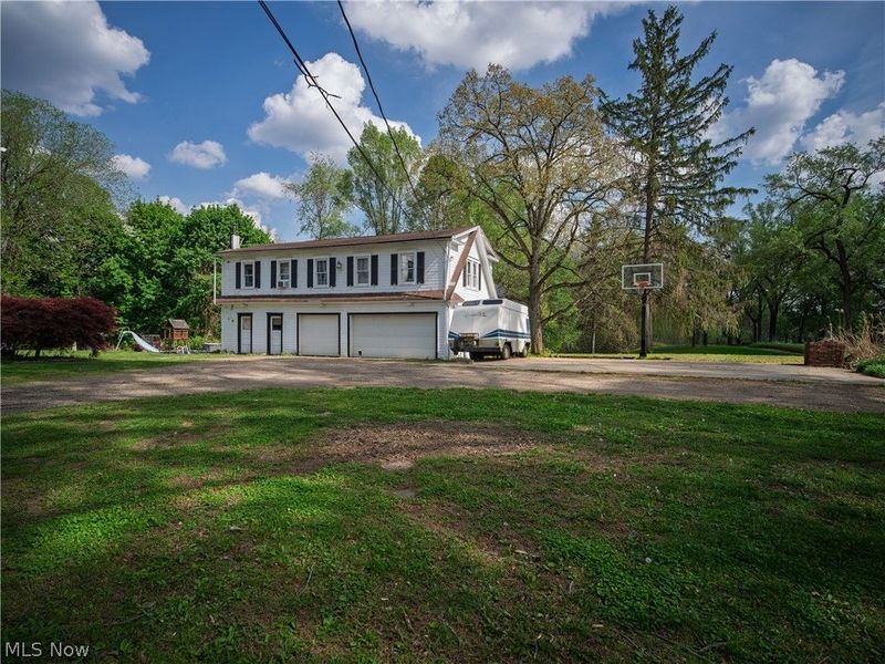 497 Moravian Trail, Uhrichsville, OH 44683 Photo 3