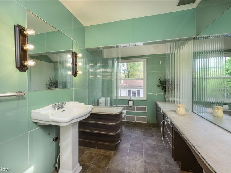 497 Moravian Trail, Uhrichsville, OH 44683 Photo 43