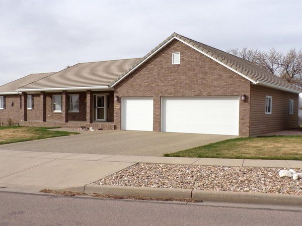 417 ALTA VISTA DR, Rapid City, SD 57701