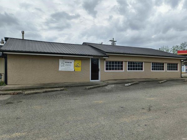 599 W State Route 62 Highway, Boonville, IN 47601