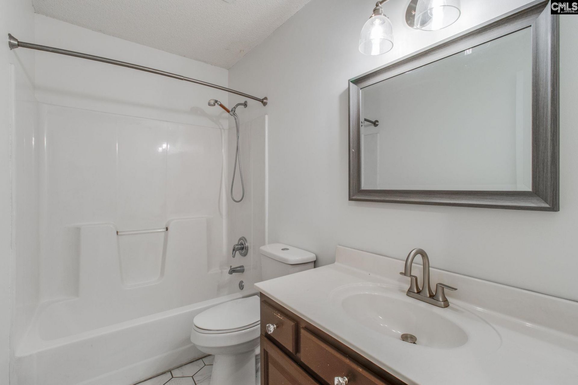 21 Colony House Court  Photo 13