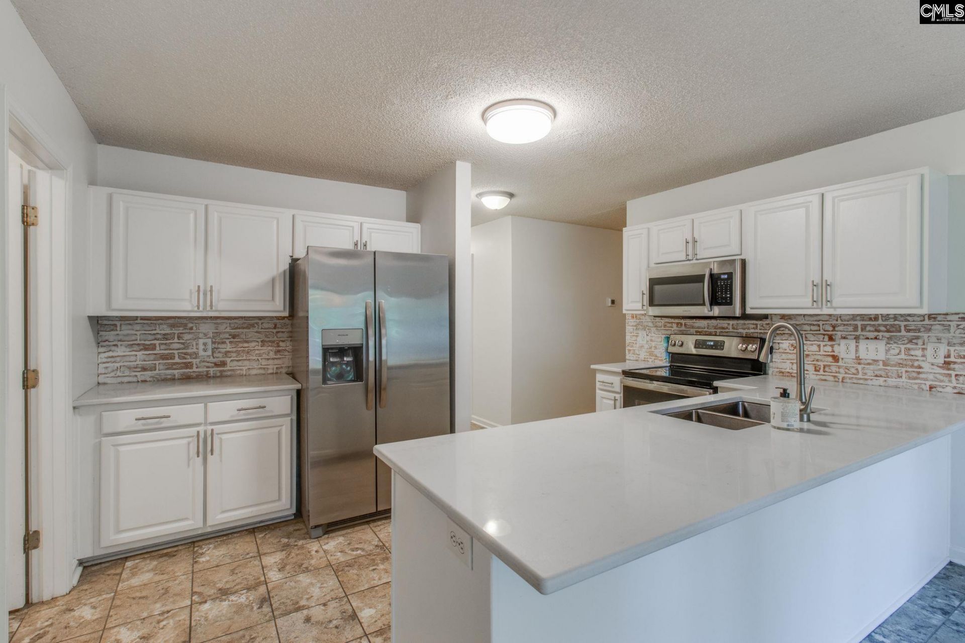 21 Colony House Court  Photo 4