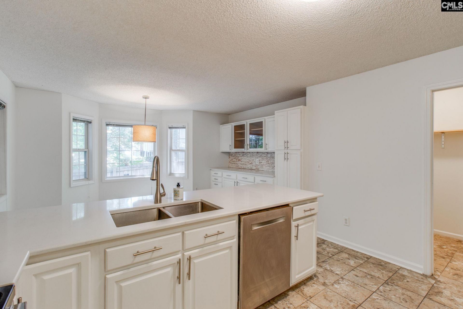 21 Colony House Court  Photo 5