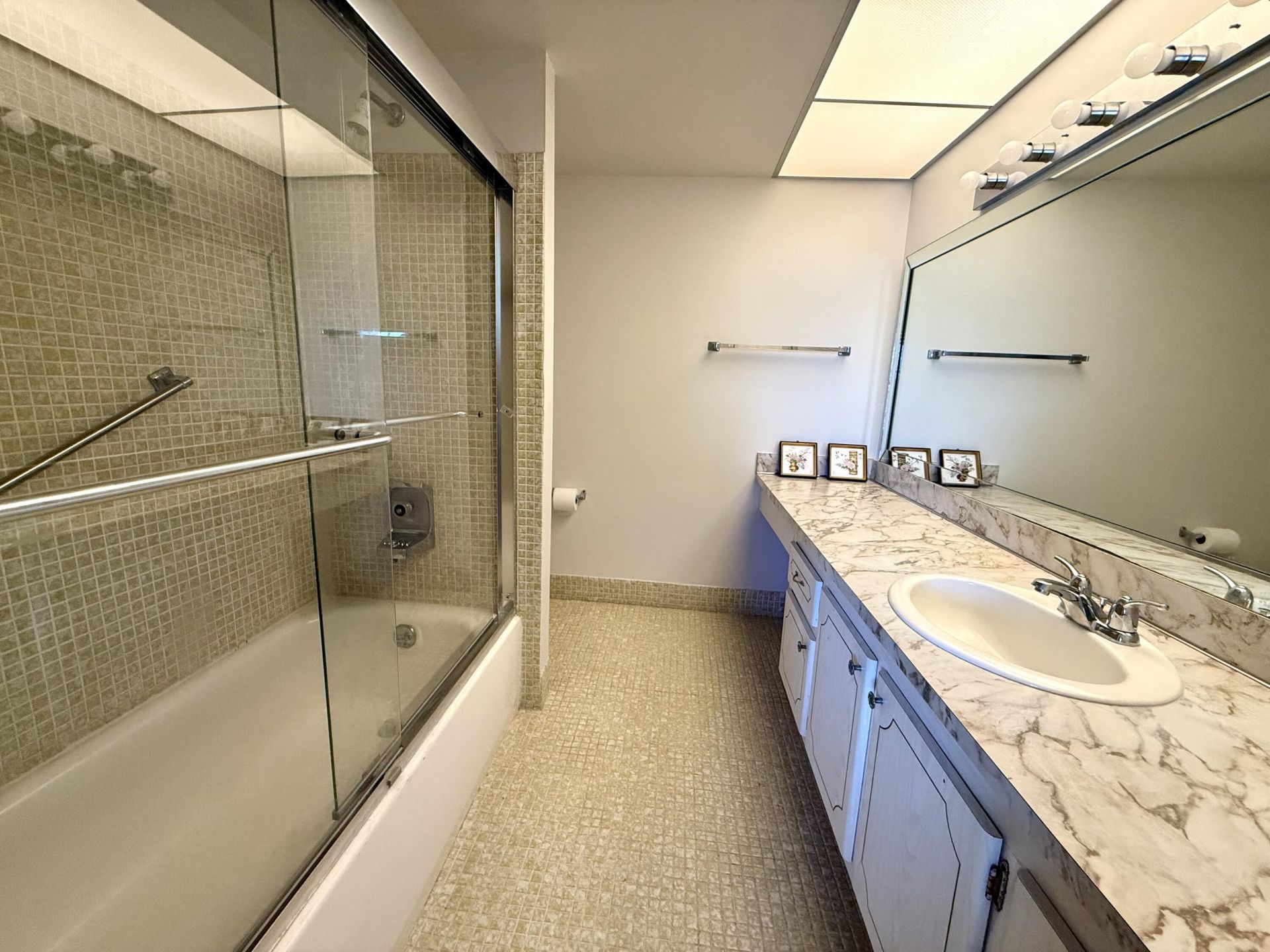 313 Greenbrier B, West Palm Beach, FL 33417 Photo