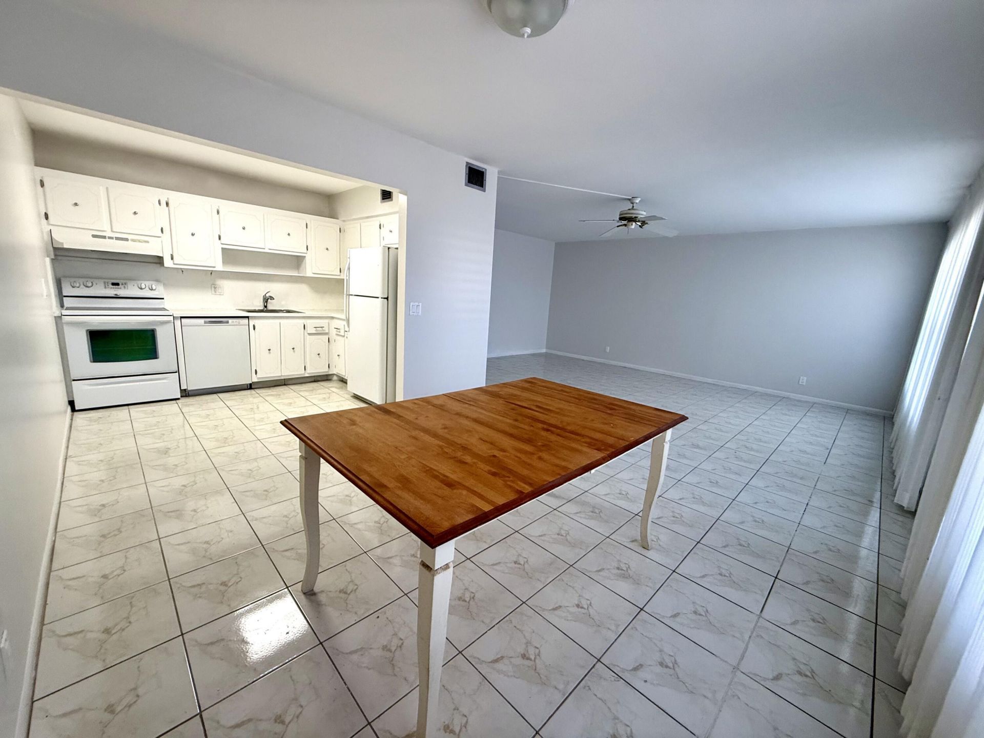 313 Greenbrier B, West Palm Beach, FL 33417 Photo