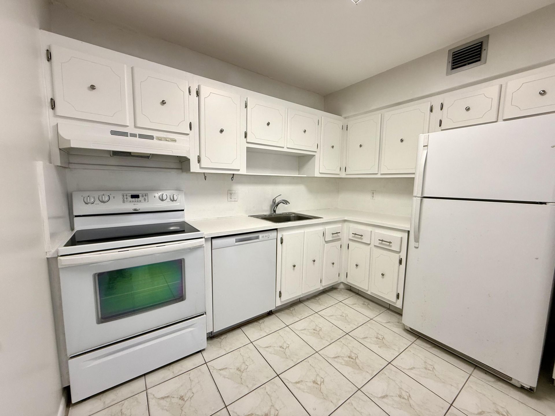 313 Greenbrier B, West Palm Beach, FL 33417 Photo