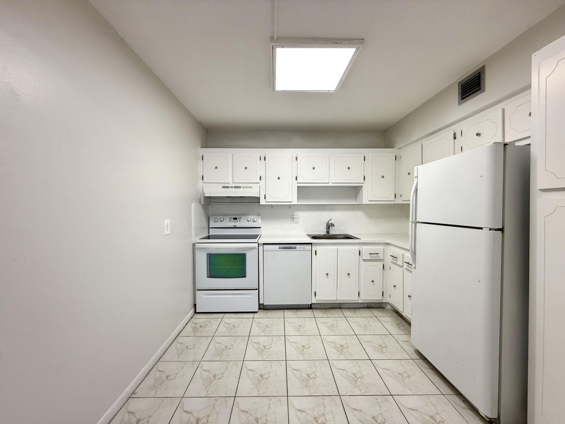 313 Greenbrier B, West Palm Beach, FL 33417 Photo