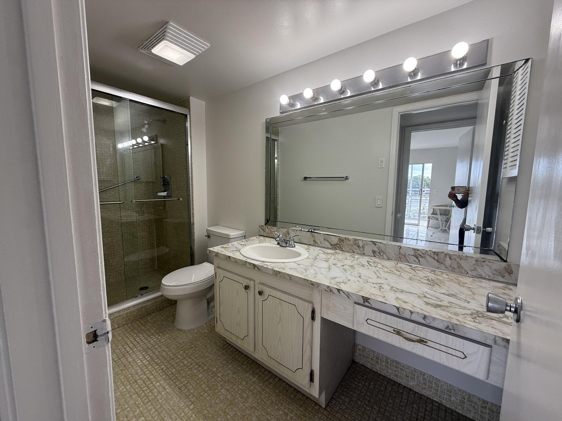 313 Greenbrier B, West Palm Beach, FL 33417 Photo