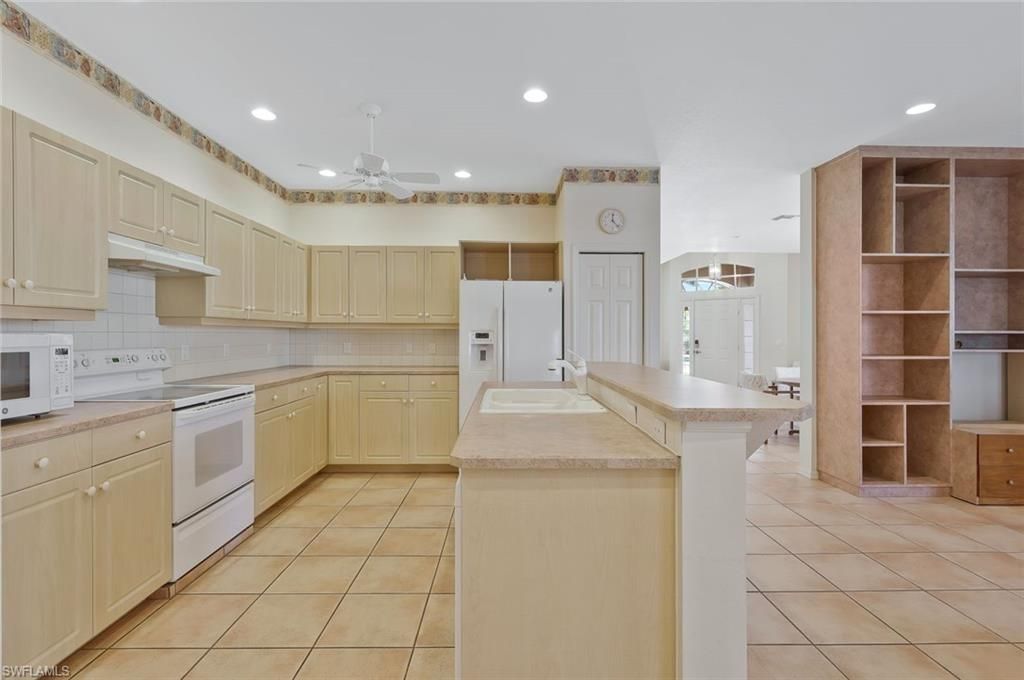 1726 Emerald Cove Cir, Cape Coral, FL 33991 Photo