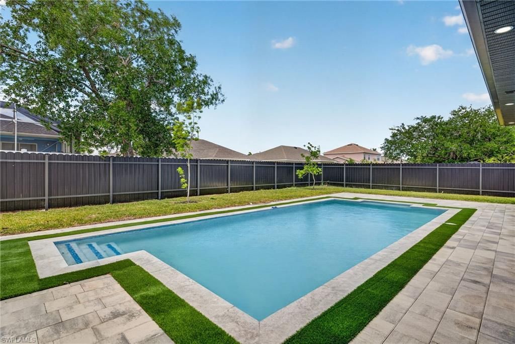 1715 SW 4th St, Cape Coral, FL 33991 Photo