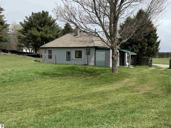 7031 Raymond Road N, Tustin, MI 49688