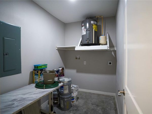 610 74TH AVENUE N, ST PETERSBURG, FL 33702