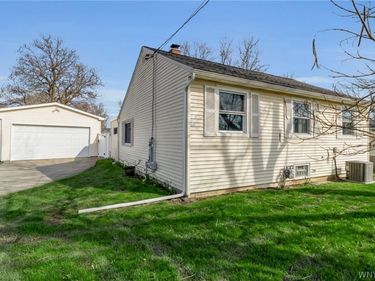 9 Primrose Drive , Buffalo, NY 14225