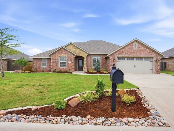3009 Stephanie Lane, Altus, OK 73521