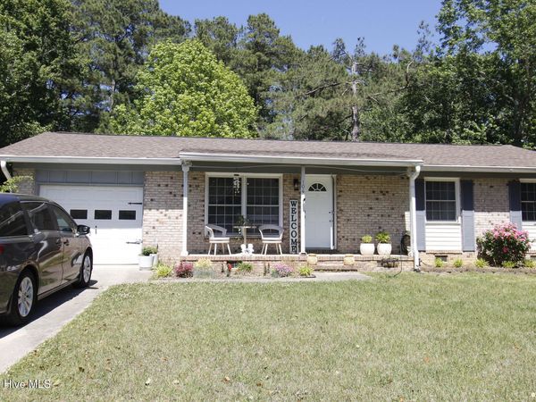 104 Pineview Road, Jacksonville, NC 28546