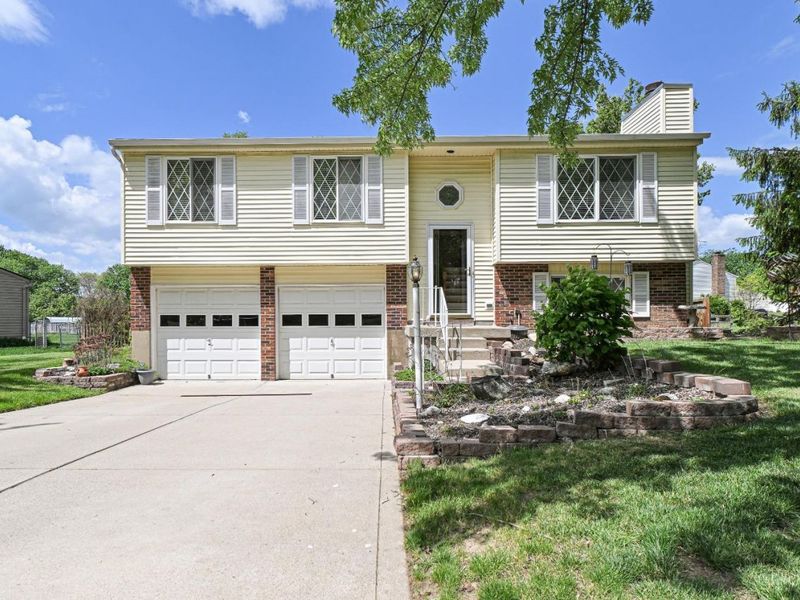 5439 Bluepine Drive, Cincinnati, OH 45247 Photo 1