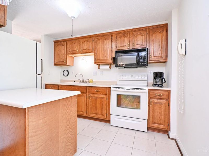 5439 Bluepine Drive, Cincinnati, OH 45247 Photo 12