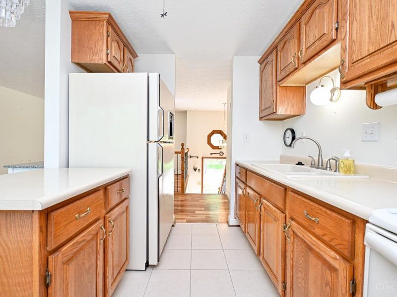 5439 Bluepine Drive, Cincinnati, OH 45247 Photo 13