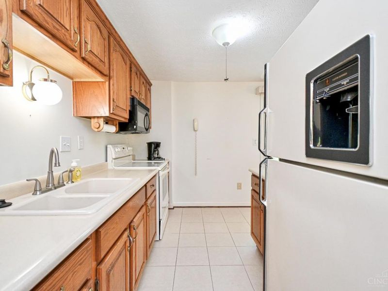 5439 Bluepine Drive, Cincinnati, OH 45247 Photo 14