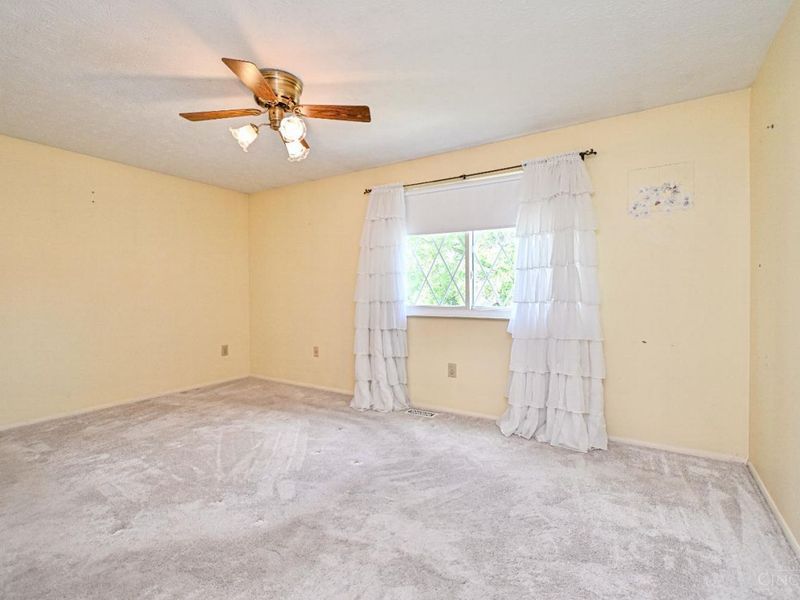 5439 Bluepine Drive, Cincinnati, OH 45247 Photo 17