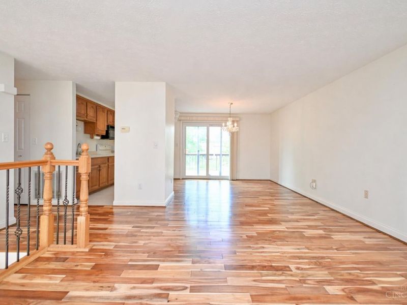 5439 Bluepine Drive, Cincinnati, OH 45247 Photo 7