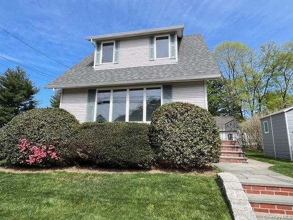 21 Herbert Avenue, Port Washington, NY 11050