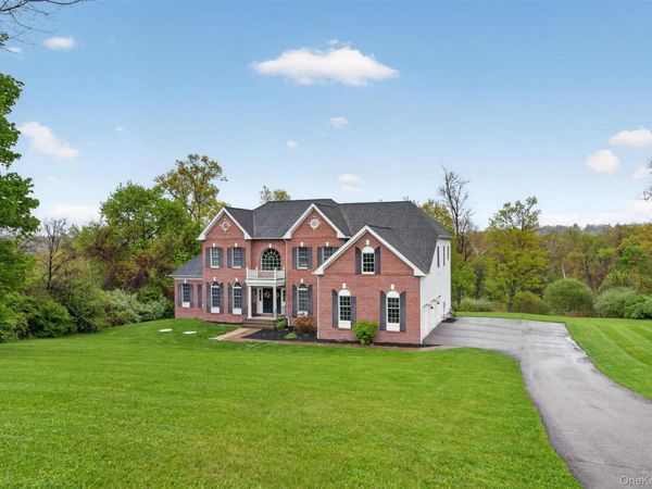 31 Sunflower Circle, Wappingers Falls, NY 12590