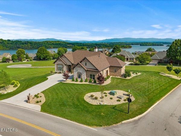 500 Rarity Bay Pkwy, Vonore, TN 37885