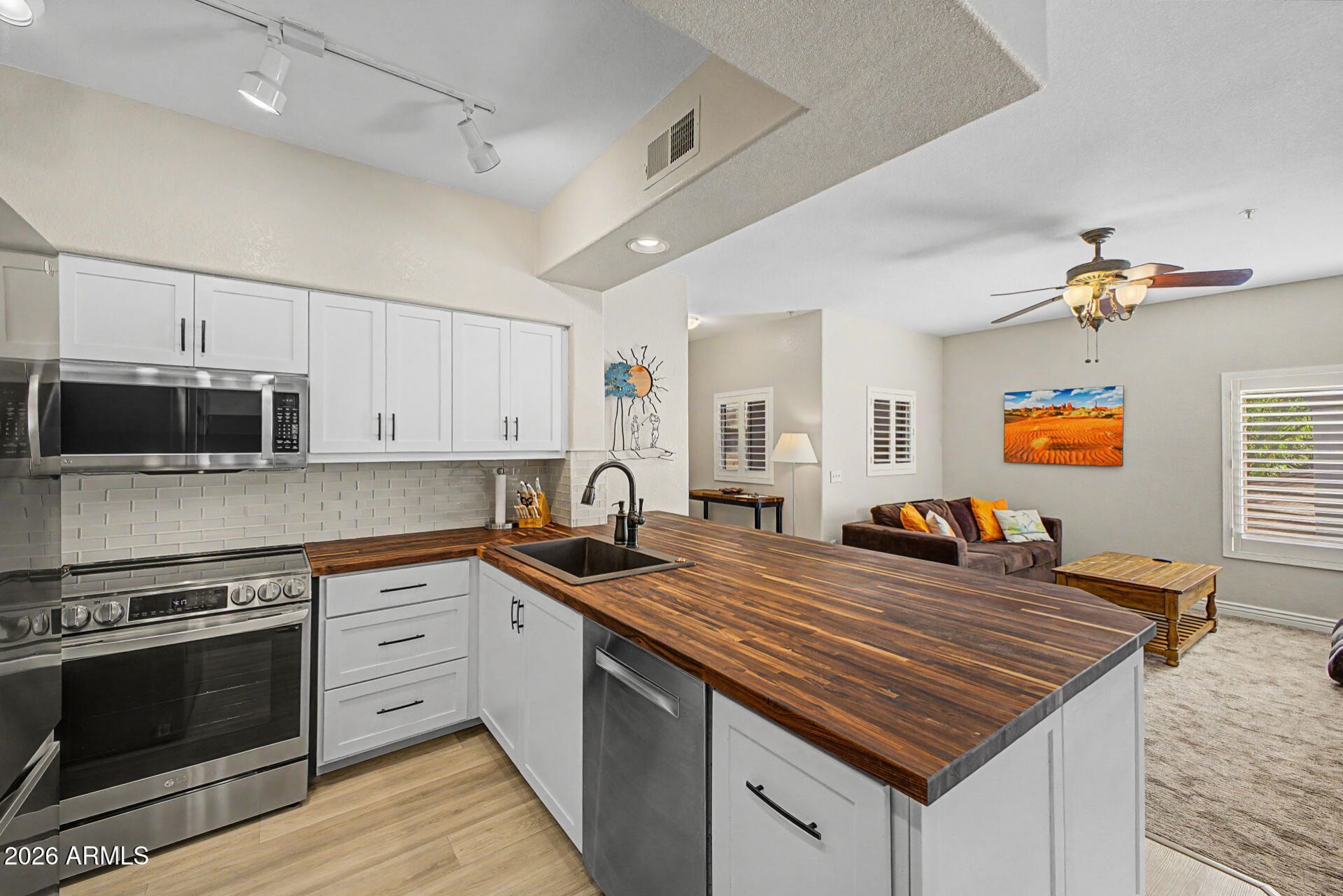 7401 W Arrowhead Clubhouse Drive, Unit 2068, Glendale, AZ 85308 Main Photo