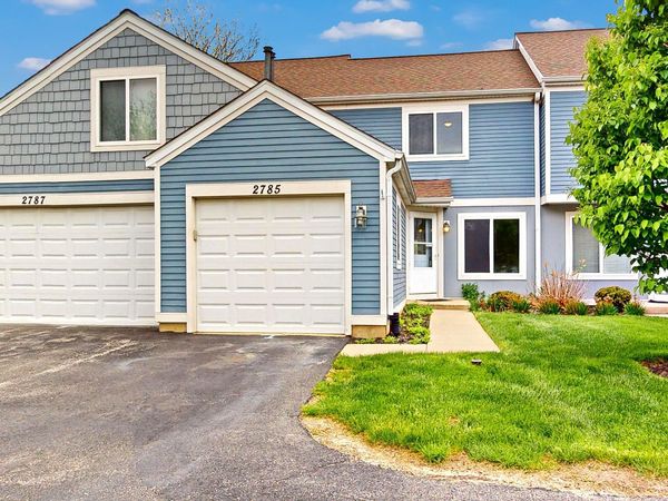 2785 Prairieview Lane S, Aurora, IL 60502