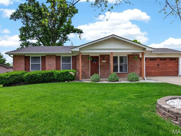 3118 Woodbridge Drive, St Charles, MO 63303
