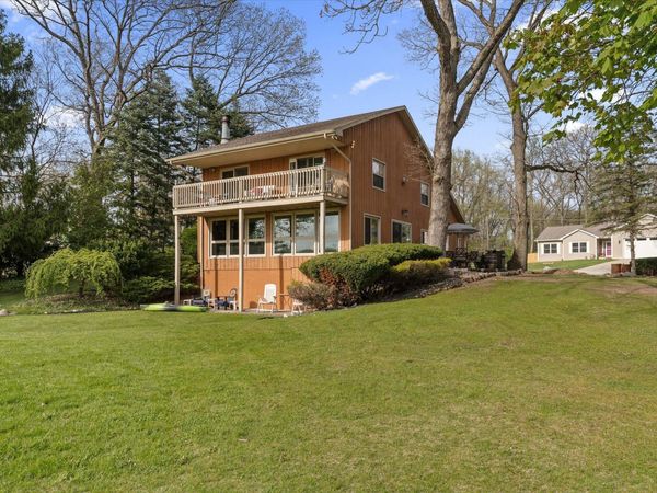 70328 Lakeview Drive, Edwardsburg, MI 49112