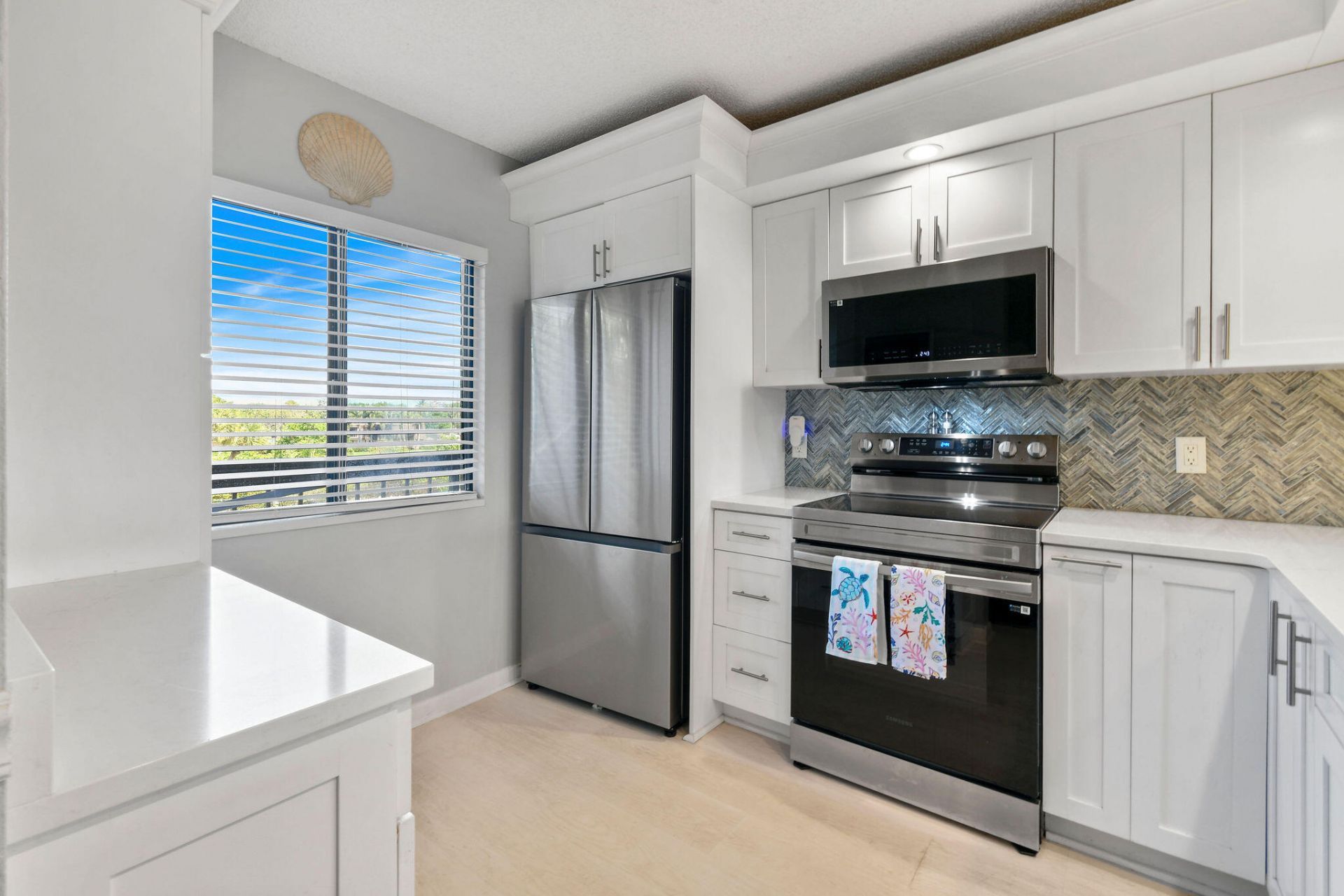601 Seafarer Circle, Unit 304, Jupiter, FL 33477 Photo