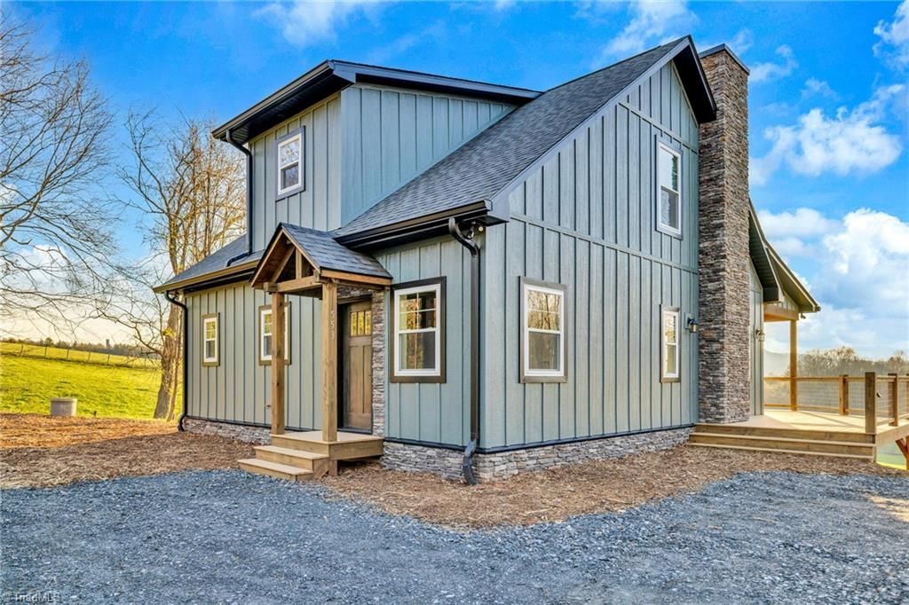 553 Graybeal Calloway Drive, West Jefferson, NC 28694 Main Photo