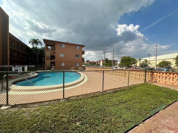 2330 NW 11th St , Unit 33, Miami, FL 33125