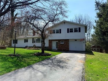 23 Candlewood Drive, Oswego, NY 13126
