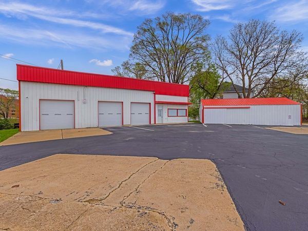 227 E Washington St., Freeport, IL 61032