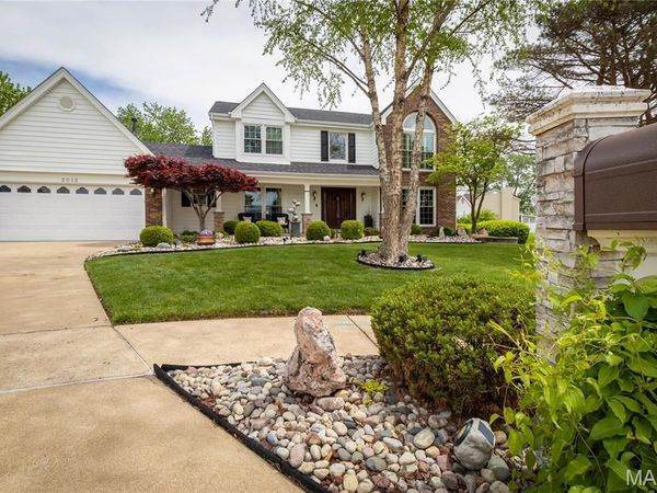 2012 Autumn Wood Drive, St Charles, MO 63303