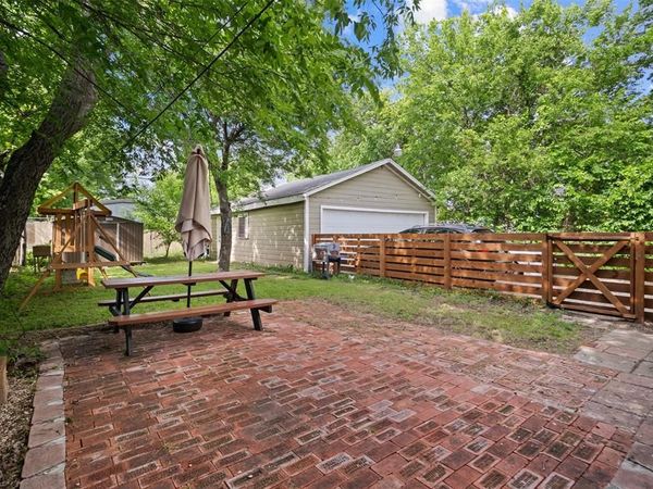 2539 Sharon Street, Dallas, TX 75211