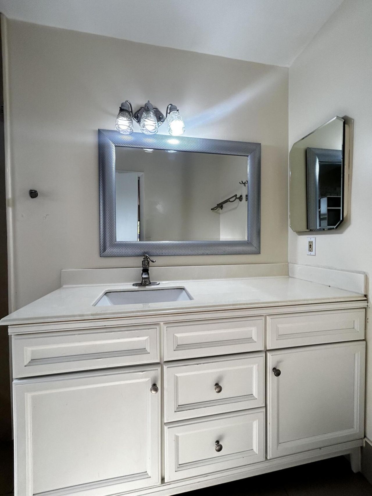 5402 Bonky Court, Unit 102b, West Palm Beach, FL 33415 Photo