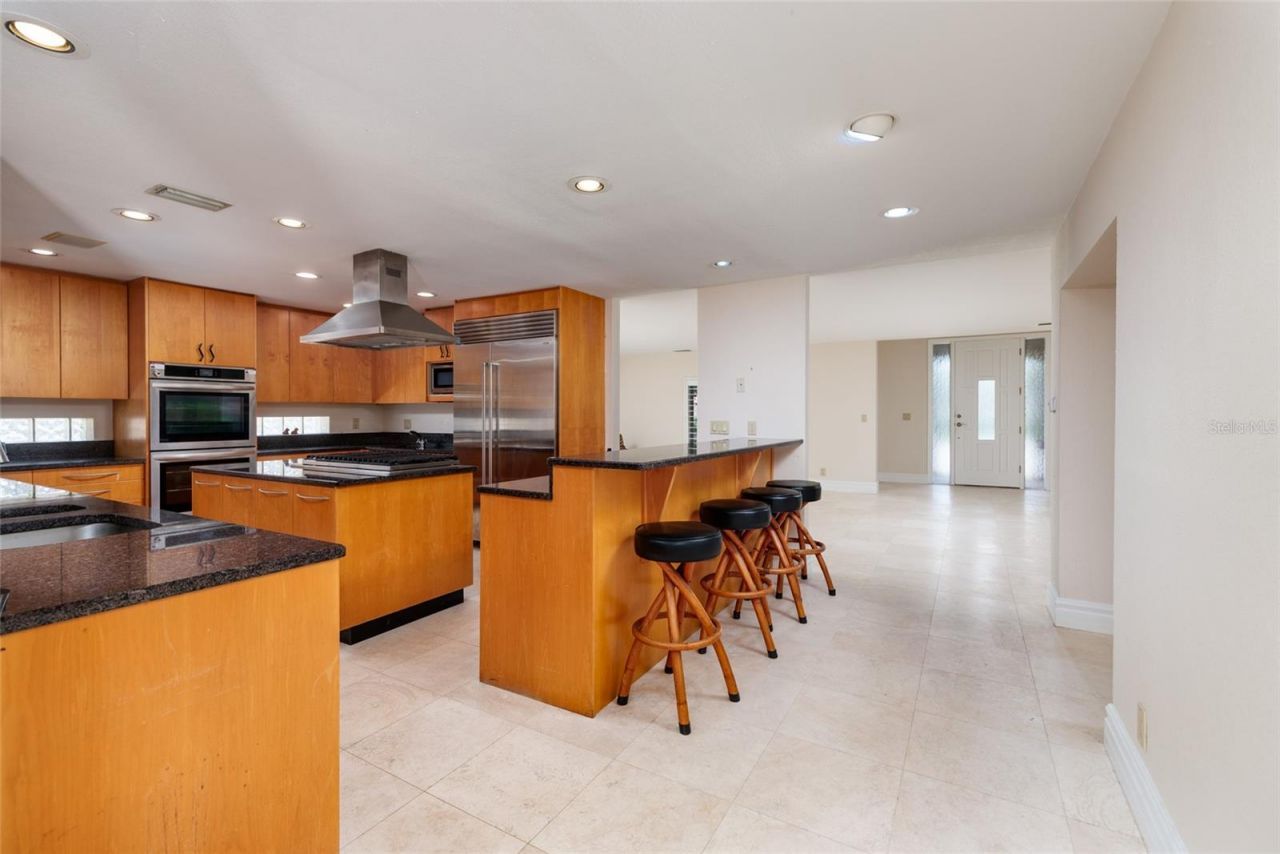 300 Brightwaters Boulevard Ne, Saint Petersburg, FL 33704 Photo