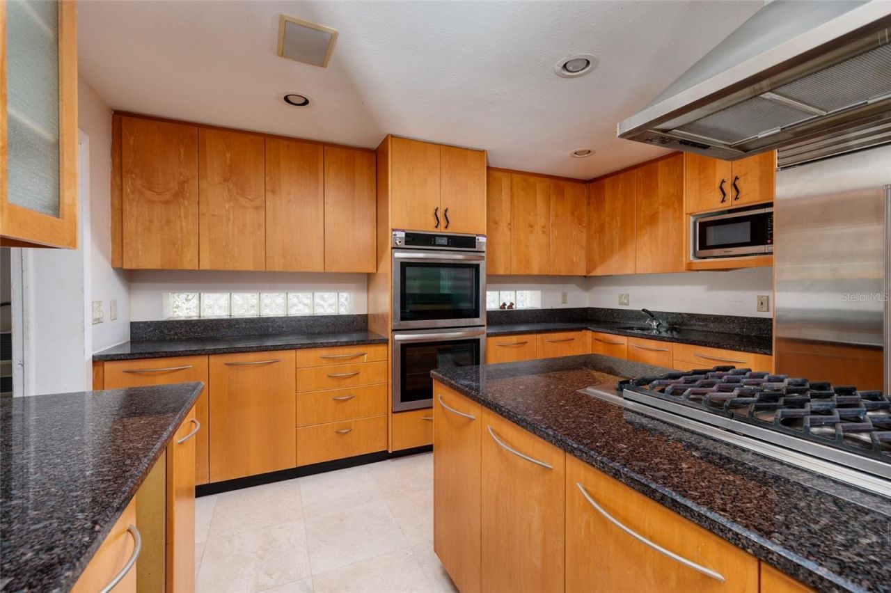 300 Brightwaters Boulevard Ne, Saint Petersburg, FL 33704 Photo