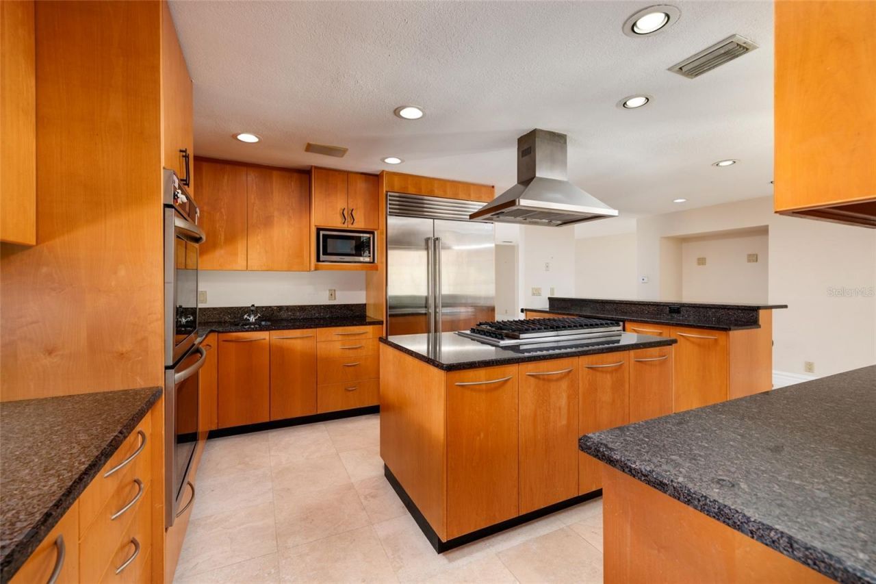 300 Brightwaters Boulevard Ne, Saint Petersburg, FL 33704 Photo