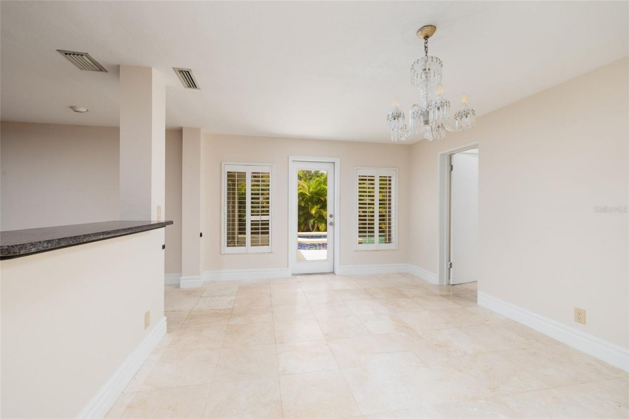 300 Brightwaters Boulevard Ne, Saint Petersburg, FL 33704 Photo