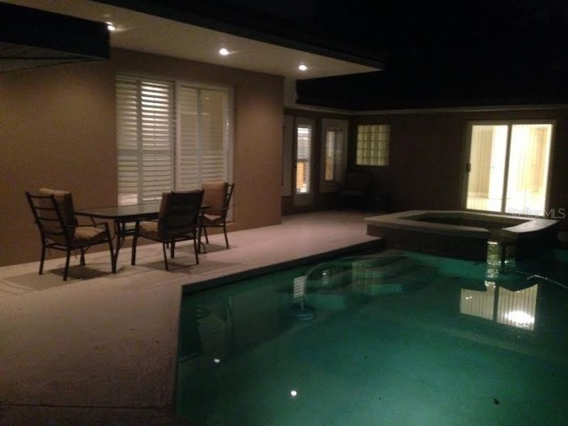 300 Brightwaters Boulevard Ne, Saint Petersburg, FL 33704 Photo
