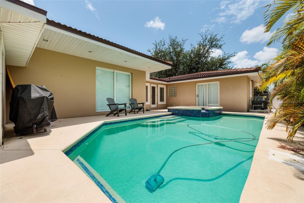 300 Brightwaters Boulevard Ne, Saint Petersburg, FL 33704 Photo