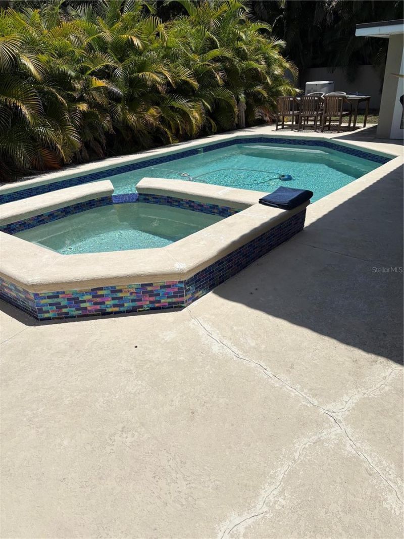 300 Brightwaters Boulevard Ne, Saint Petersburg, FL 33704 Photo